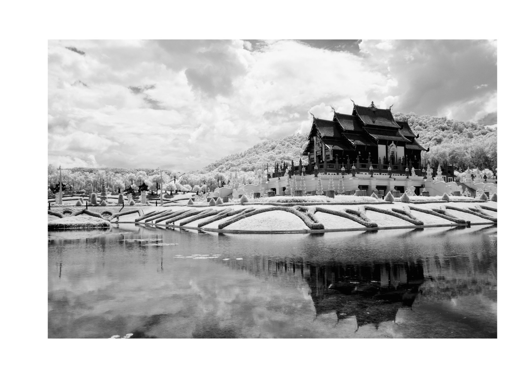การสร้างสรรค์ภาพถ่ายภูมิทัศน์เชียงใหม่ โดยใช้แสงใกล้อินฟราเรด — 19 ページ